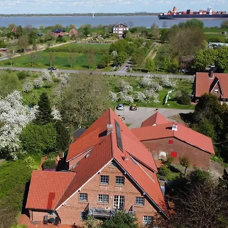 With 3 Bedrooms * Drochtersen