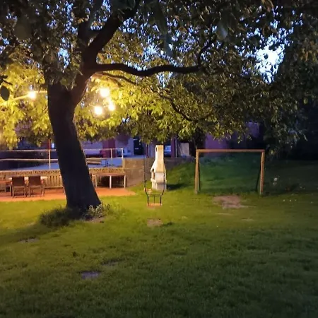 With 3 Bedrooms Prázdninový dům Drochtersen